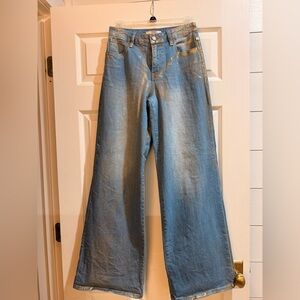 Super cute NWOT Bayeas Wide-Leg Jeans with brush of pale gold.